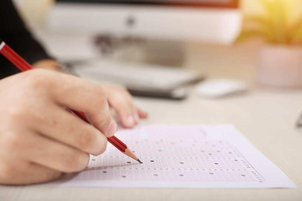 omr, sheet, fill, paper, hand, young, people, portrait, table, man, pencil, wooden, filled, wood, school, office, business, education, study, circle, choice, exam, phone, document, brown business, brown office, brown school, brown education, brown phone, brown paper, brown study, brown table, brown company, brown studying, brown telephone, brown document, brown circle, exam, exam, exam, exam, exam